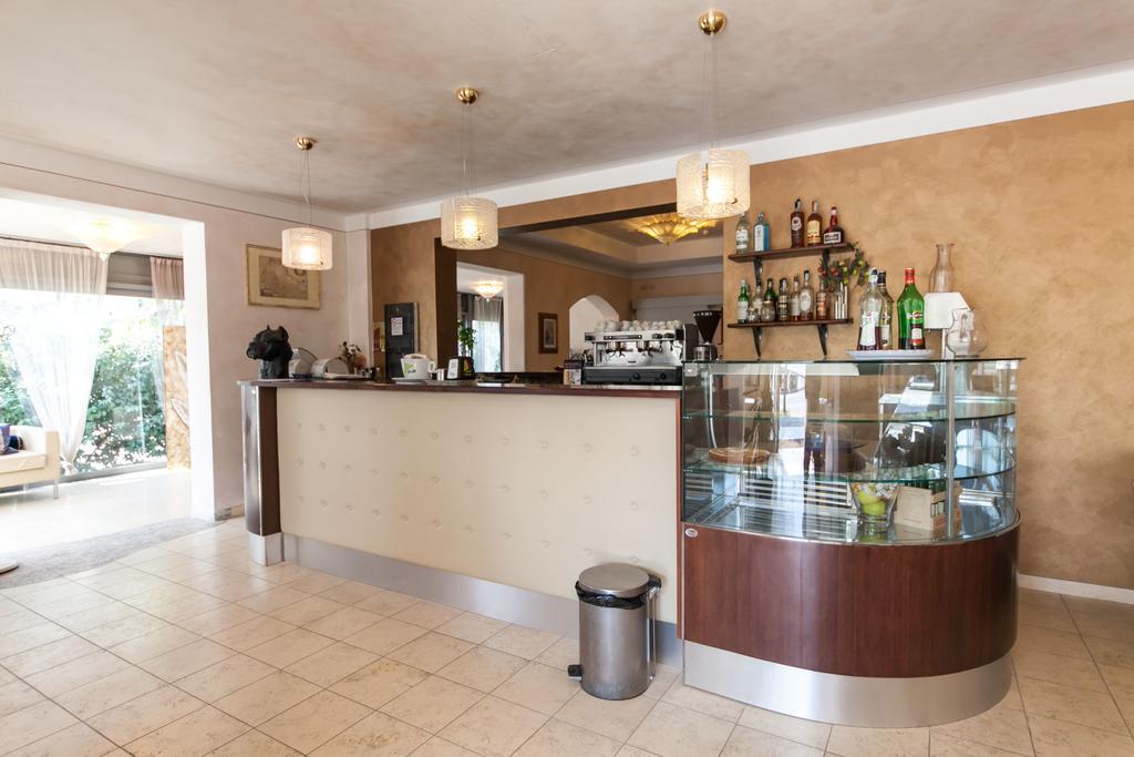 Hotel Oasis Marina di Ravenna Eksteriør billede