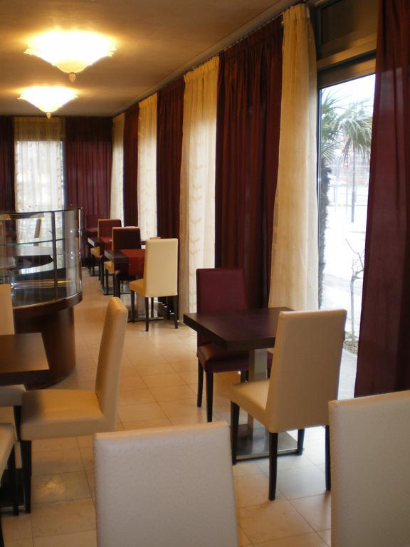 Hotel Oasis Marina di Ravenna Eksteriør billede