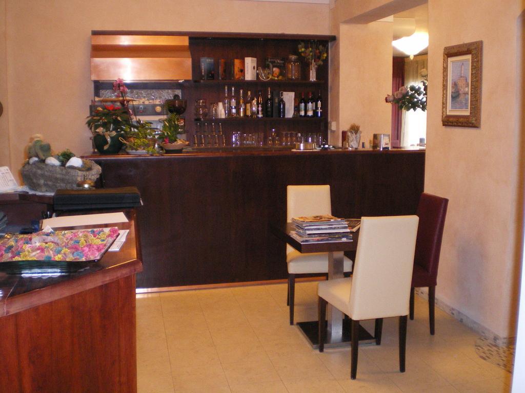 Hotel Oasis Marina di Ravenna Eksteriør billede