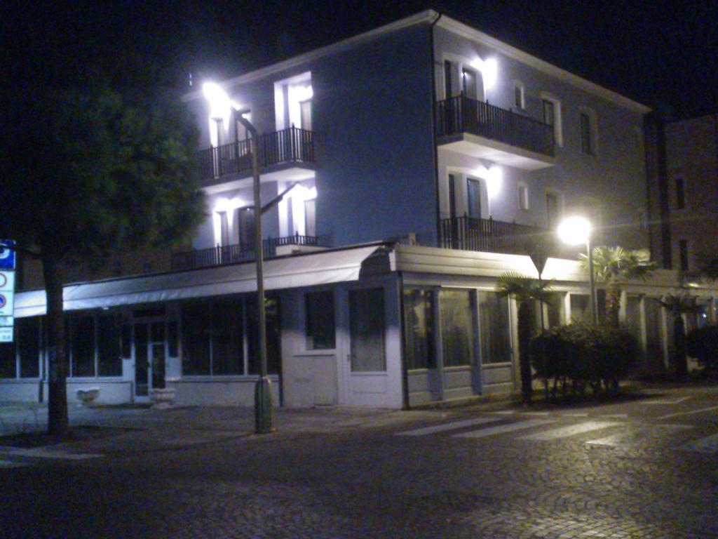 Hotel Oasis Marina di Ravenna Eksteriør billede