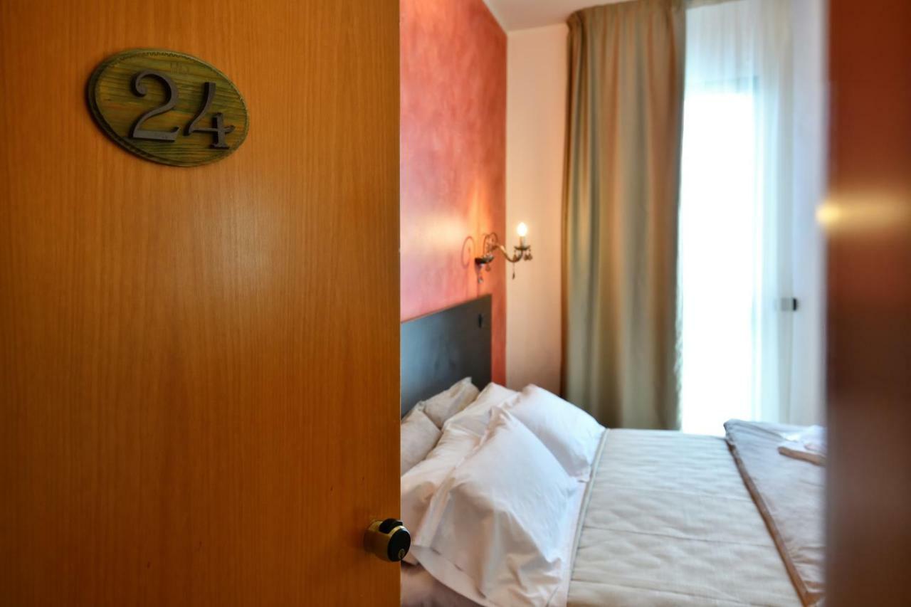 Hotel Oasis Marina di Ravenna Eksteriør billede