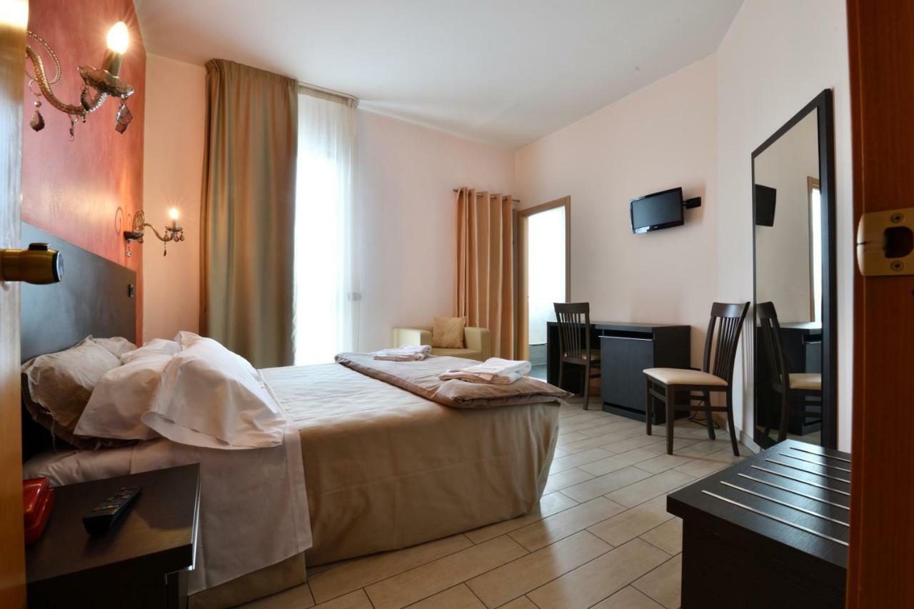 Hotel Oasis Marina di Ravenna Eksteriør billede